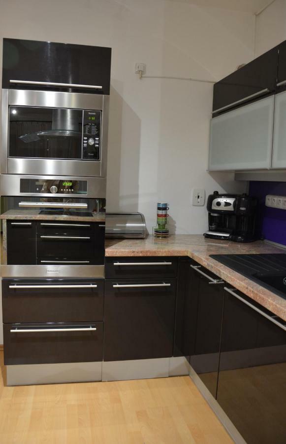 Apartman Zderadova Brno Exterior photo