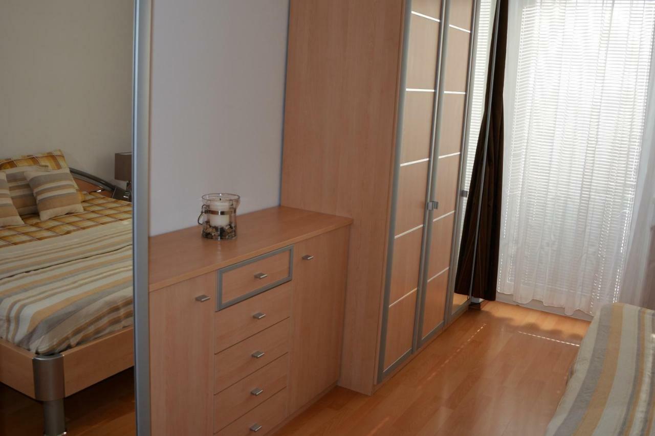 Apartman Zderadova Brno Exterior photo